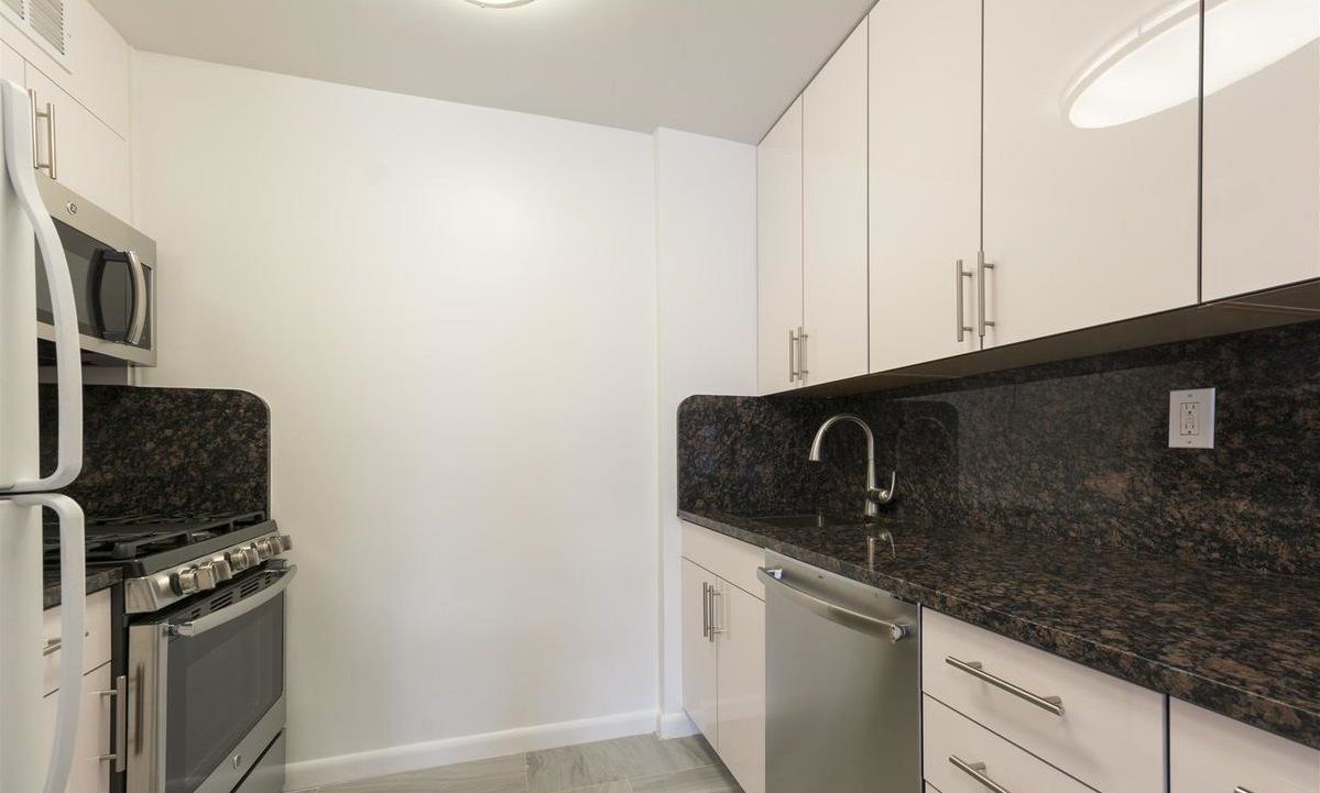 The Colonnade 220 East 60th Street Upper East Side condos for sale